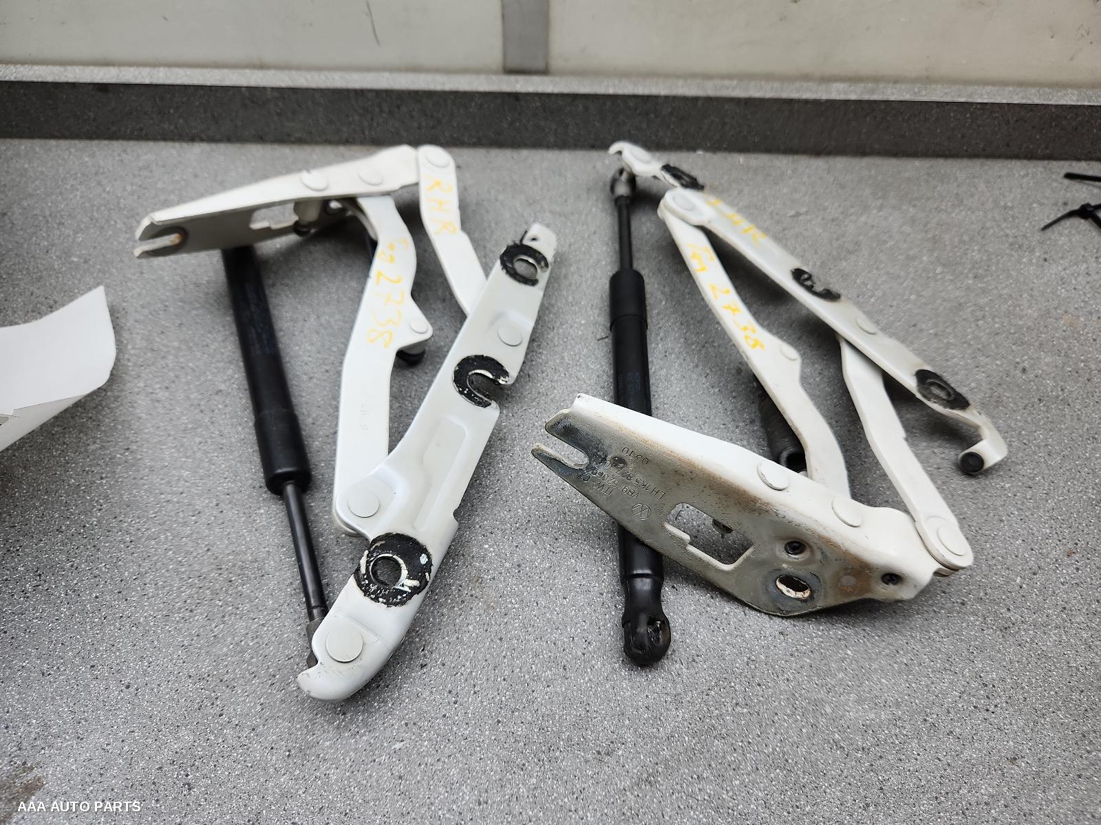 Bootlid/Tgate Hinge VOLKSWAGEN JETTA 2010 (EXIST) - Image 2